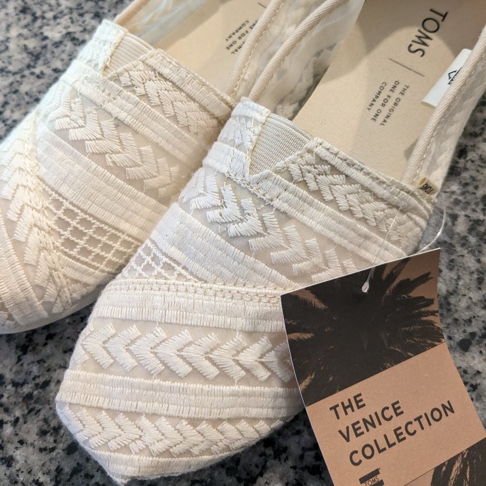 Toms Embroidered Mesh Shoes